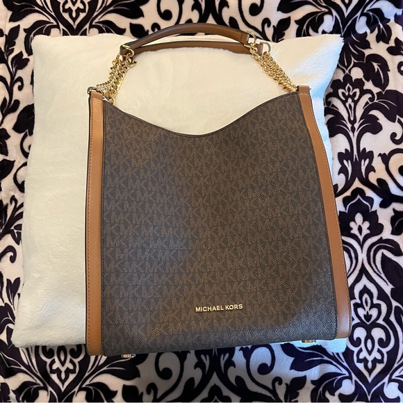 Michael Kors Purse - Picture 1 of 7